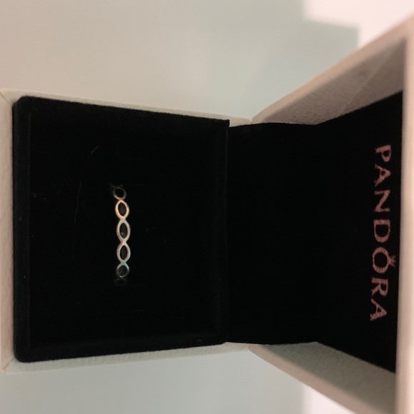 Limited edition stackable Pandora ring - Picture 5 of 6